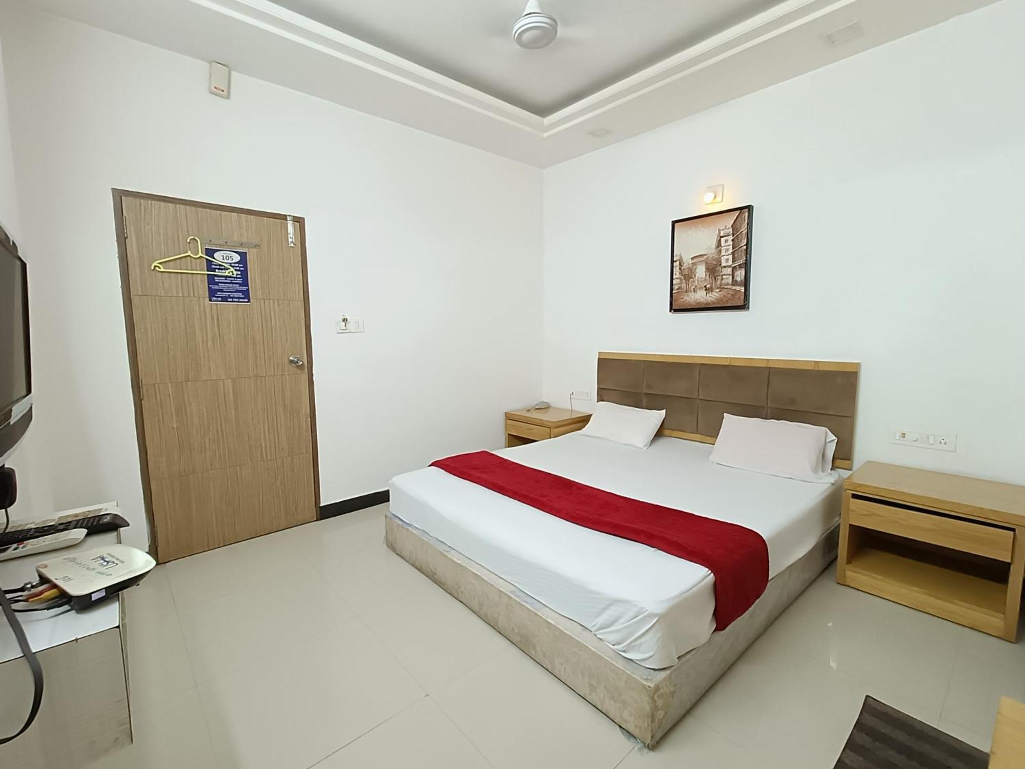 Stay Guru Usha Residency Bhuj Ngoại thất bức ảnh