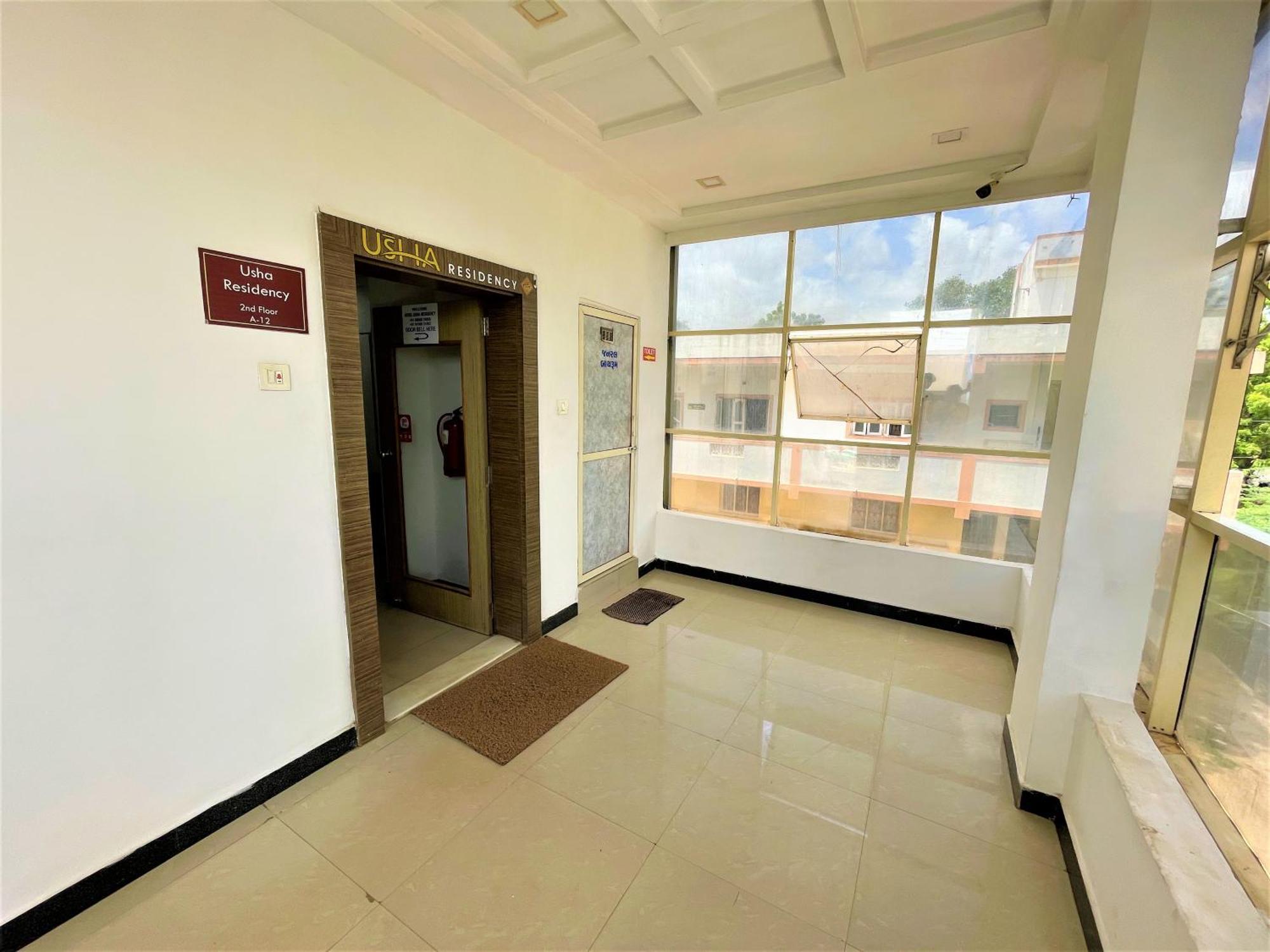 Stay Guru Usha Residency Bhuj Ngoại thất bức ảnh