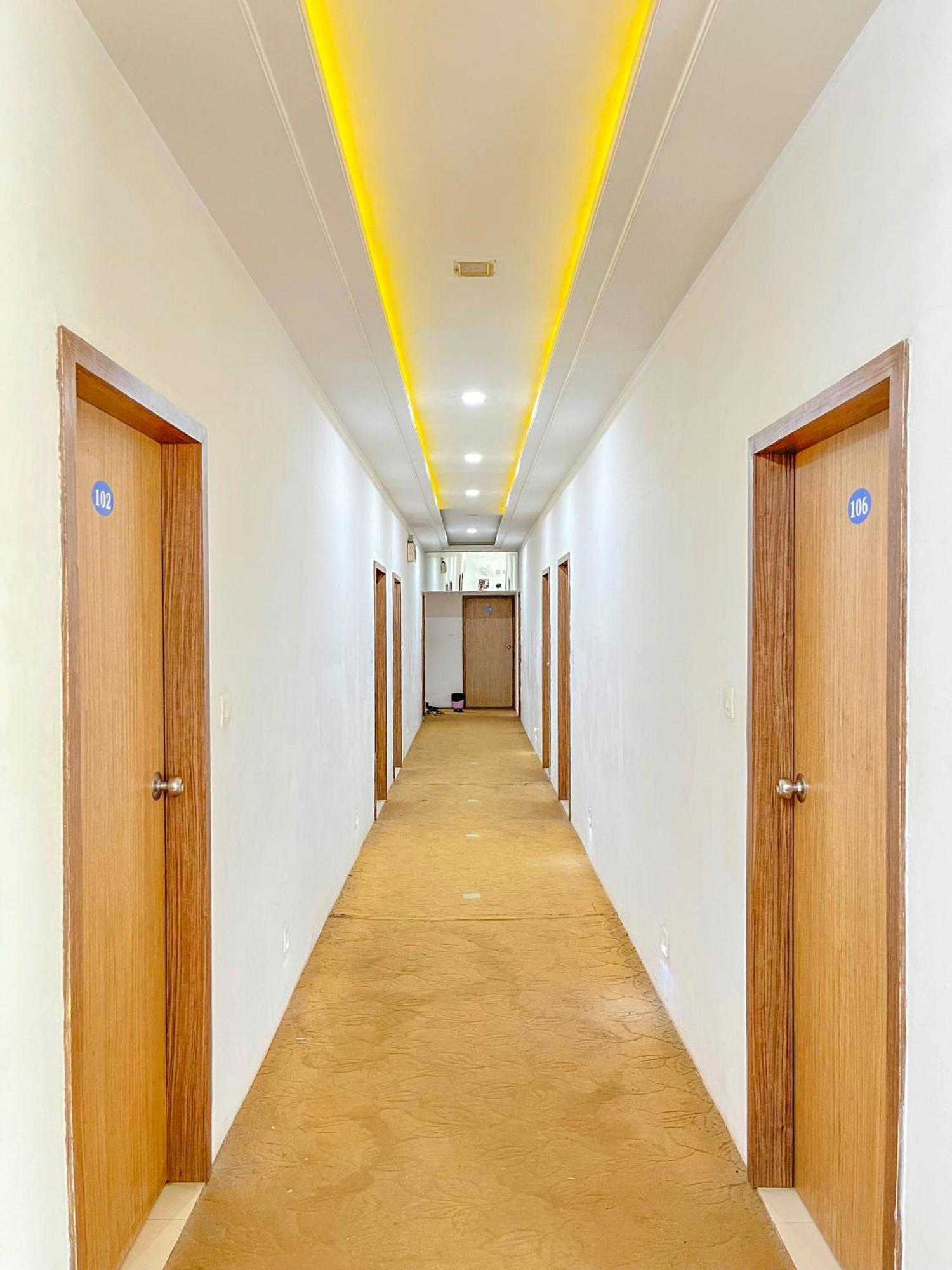 Stay Guru Usha Residency Bhuj Ngoại thất bức ảnh
