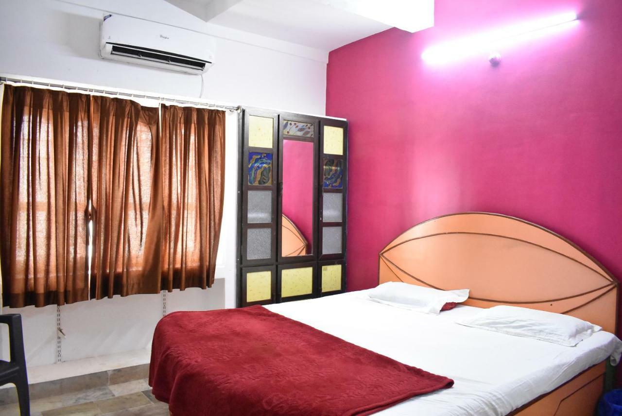 Stay Guru Usha Residency Bhuj Ngoại thất bức ảnh